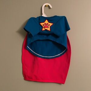 Super Paw Hero Pet DOG costume, size M. Blue and Red. T-shirt with attached cape